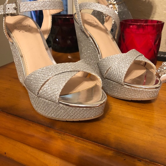 Silver Wedges - Picture 3 of 3